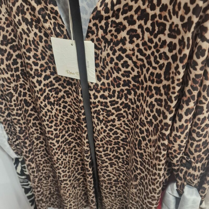 Robe légère col V imprimé léopard